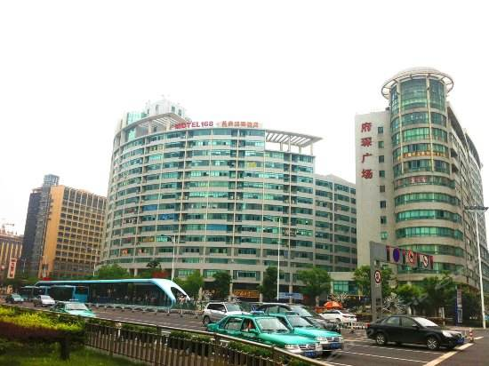 常州亮彩電子有限公司成立，注冊地：江蘇省常州市新北區府琛廣場